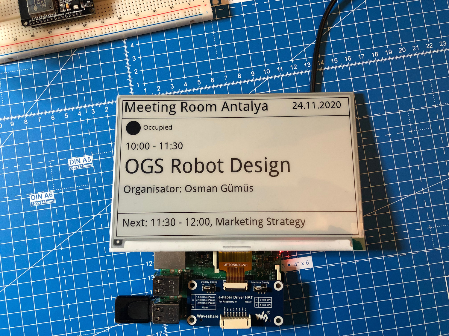 You are currently viewing Digital door sign for meeting rooms